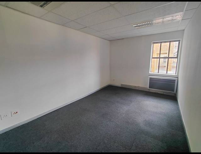 470M² OFFICE TO LET IN BRYANSTON